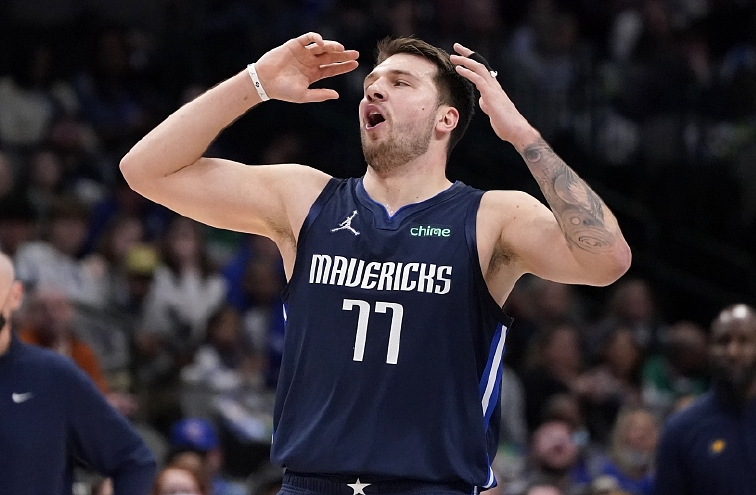 里程碑夜！勒沃库森内部沟通；全明星赛转会期刷纪录；引发热议；资深球员宣示担当的简单介绍