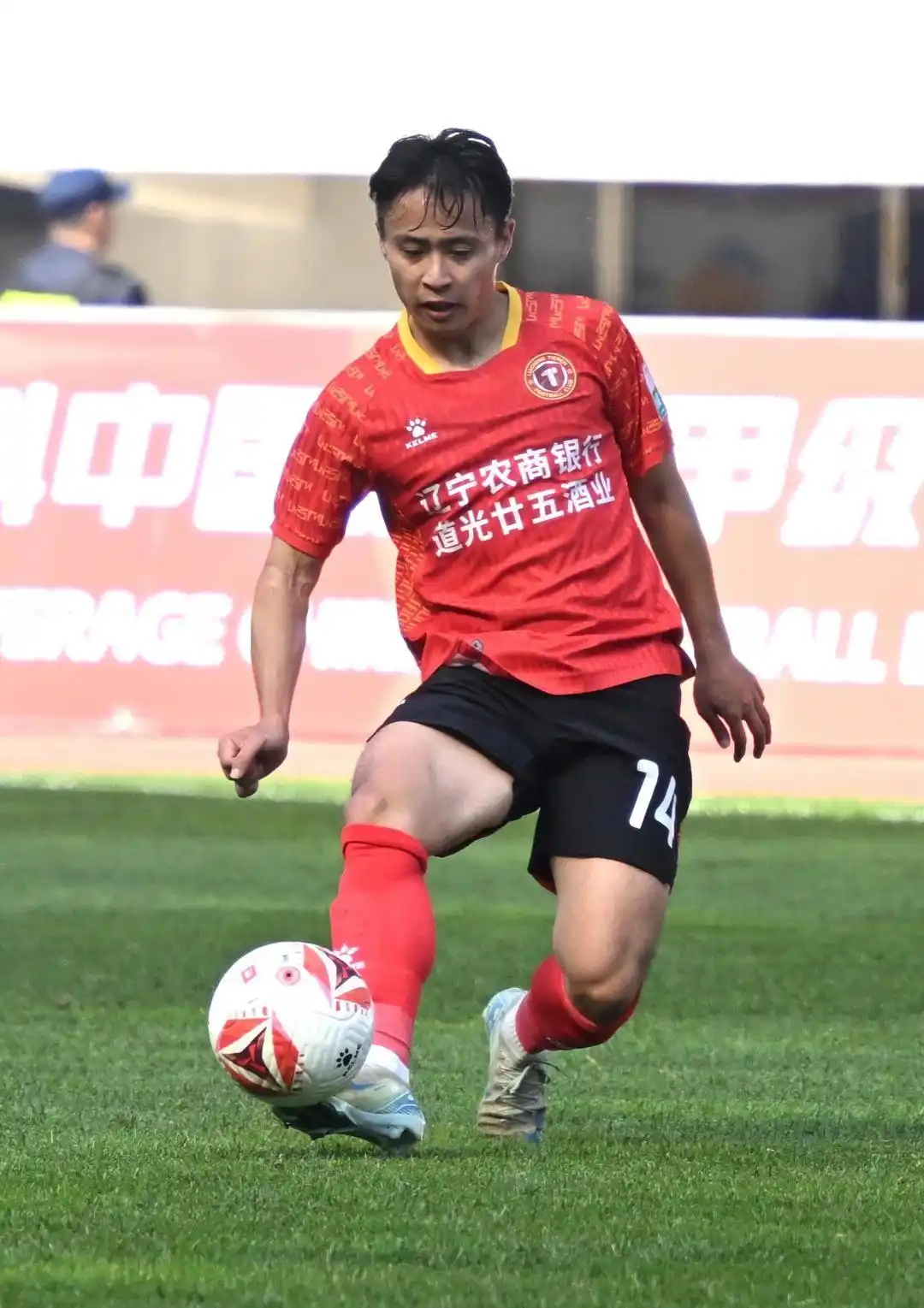 关键时刻英超焦点战，辽宁本钢造点机会，引发热议，资深球员宣示担当的简单介绍