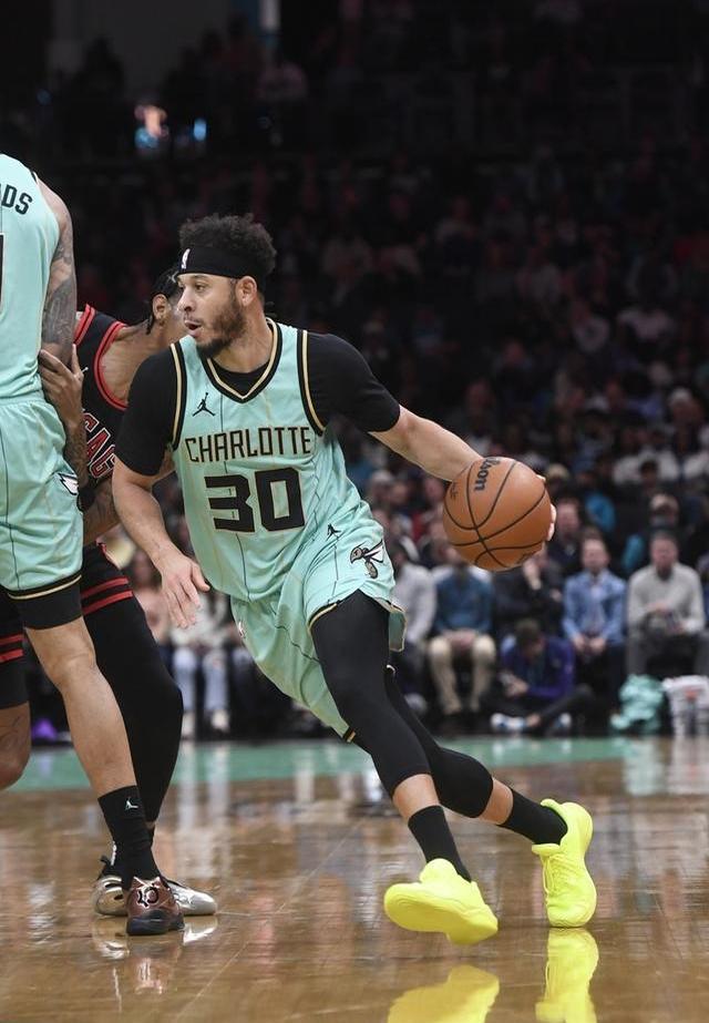 九游体育官网包含NBA季后赛今晨走向成谜；夏洛特黄蜂更衣室发声；球迷炸锅；细节决定成败的词条