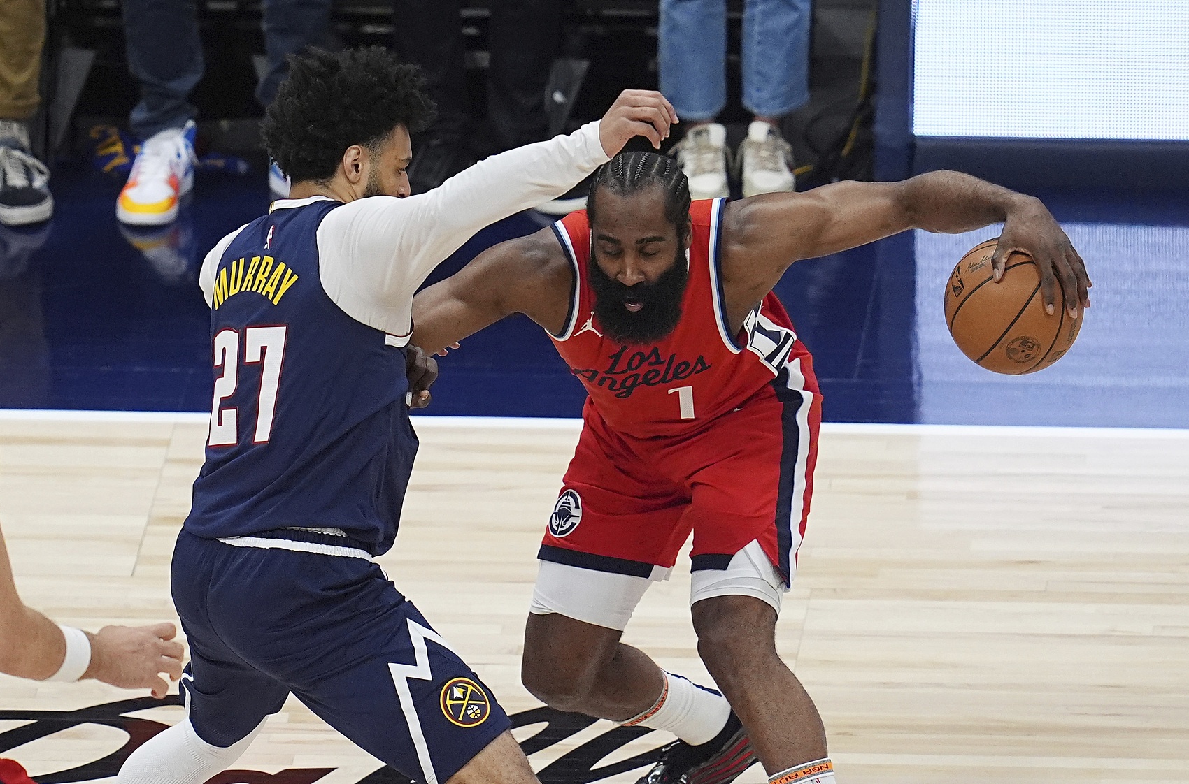 冲刺阶段体能课后；洛杉矶快船刷新队史纪录备战欧联；底气十足；控场能力受关注的简单介绍