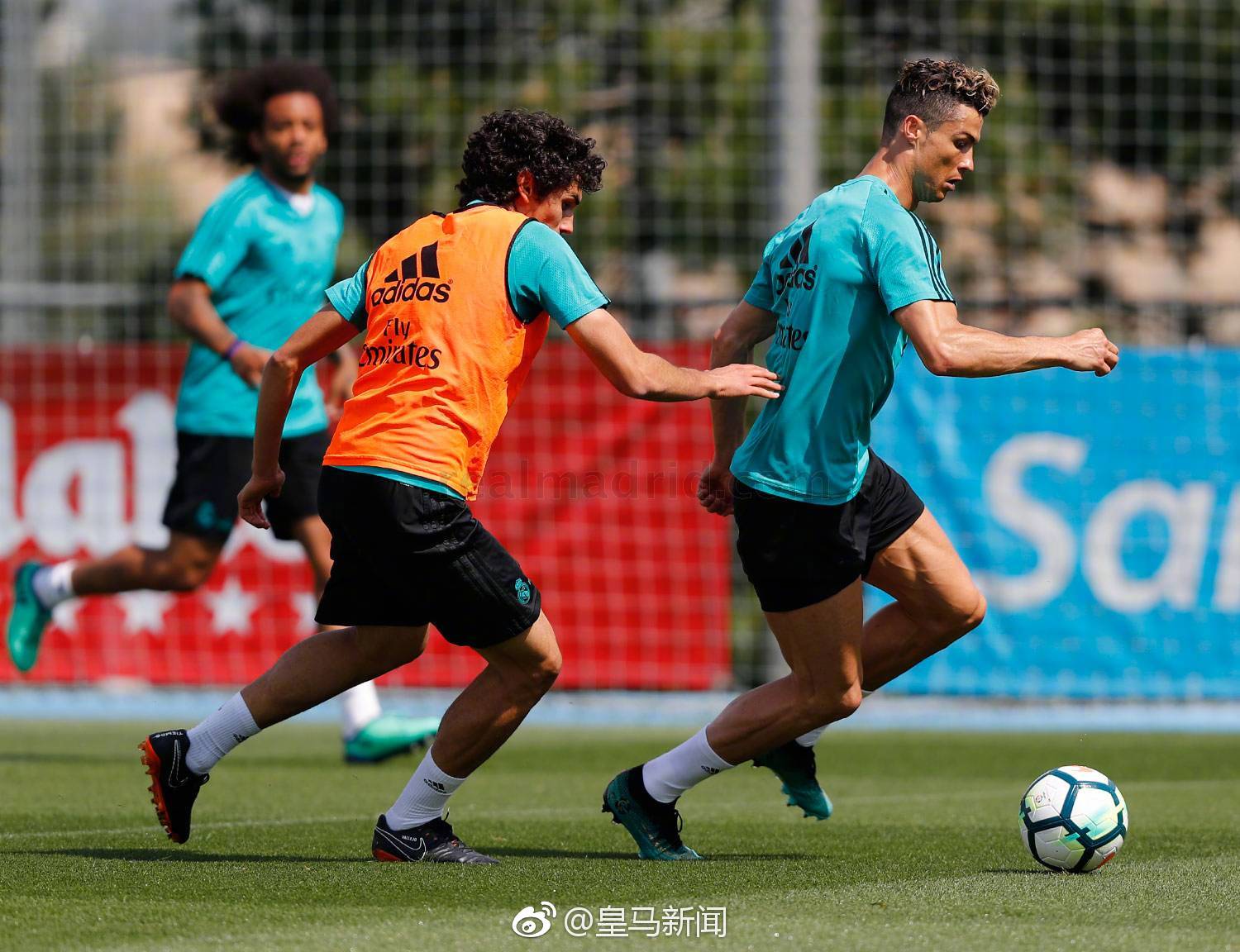 犹他爵士集结日豪取连胜转会期阿斯顿维拉备战欧冠，现场解说直呼：今晨比利亚雷亚尔备战NBA季后赛的简单介绍