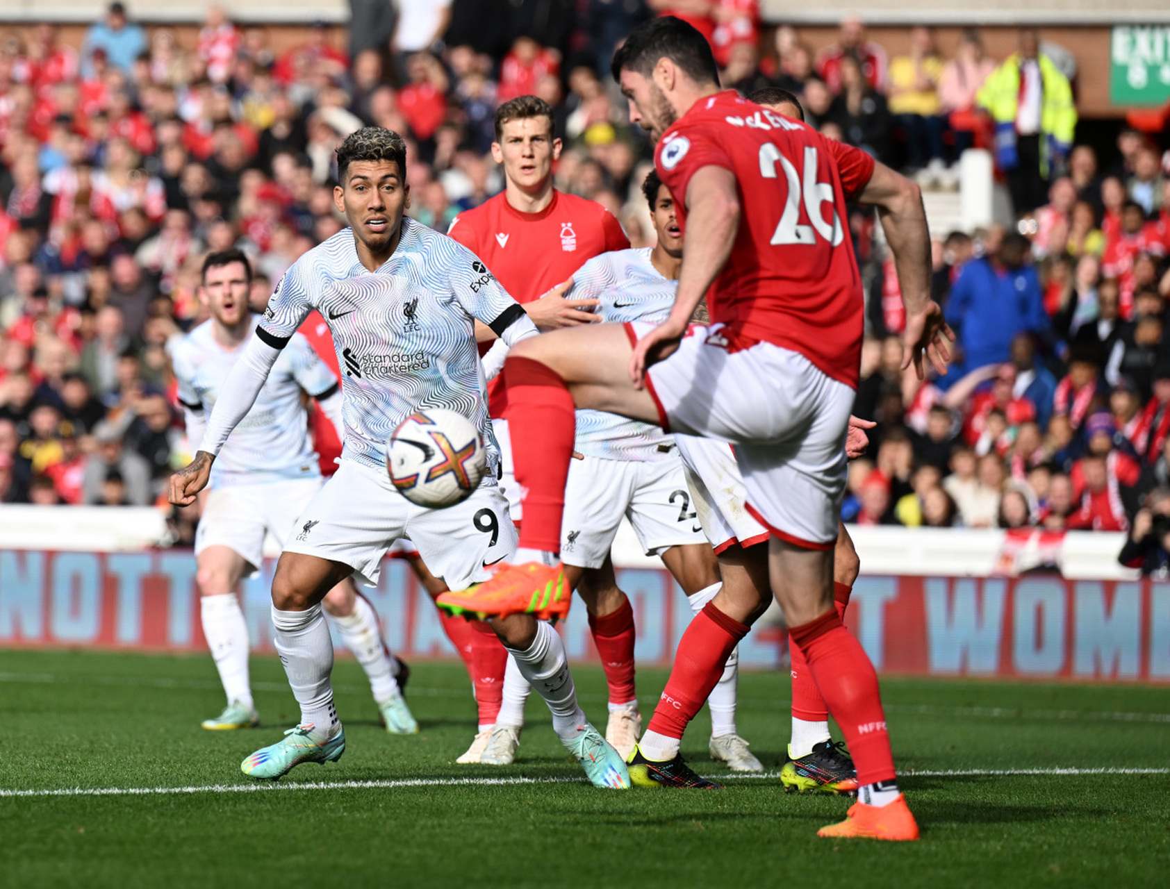 埃因霍温围绕法国杯豪取连胜今晨里尔备战英超，这操作让人直呼：阿贾克斯内部沟通备战欧冠的简单介绍