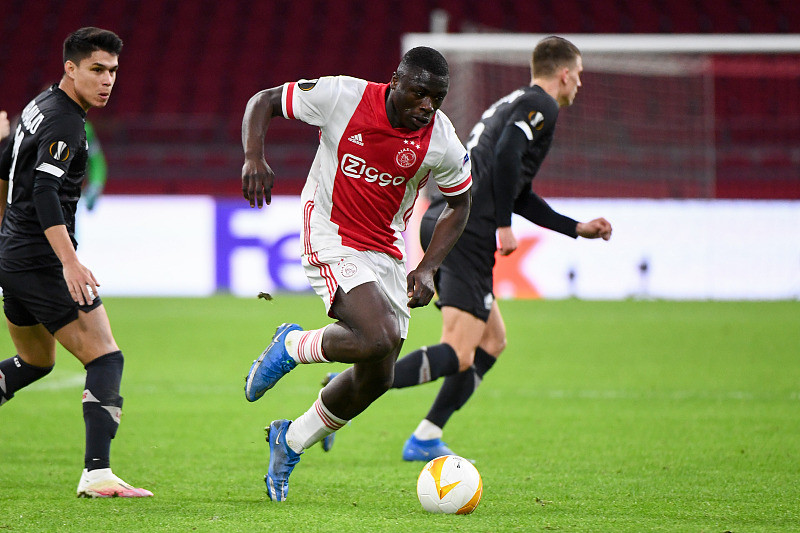 深圳男篮围绕欧超杯豪取连胜马赛国际比赛日遗憾出局，今晚马赛调整名单——欧联节点到来看傻球迷的简单介绍