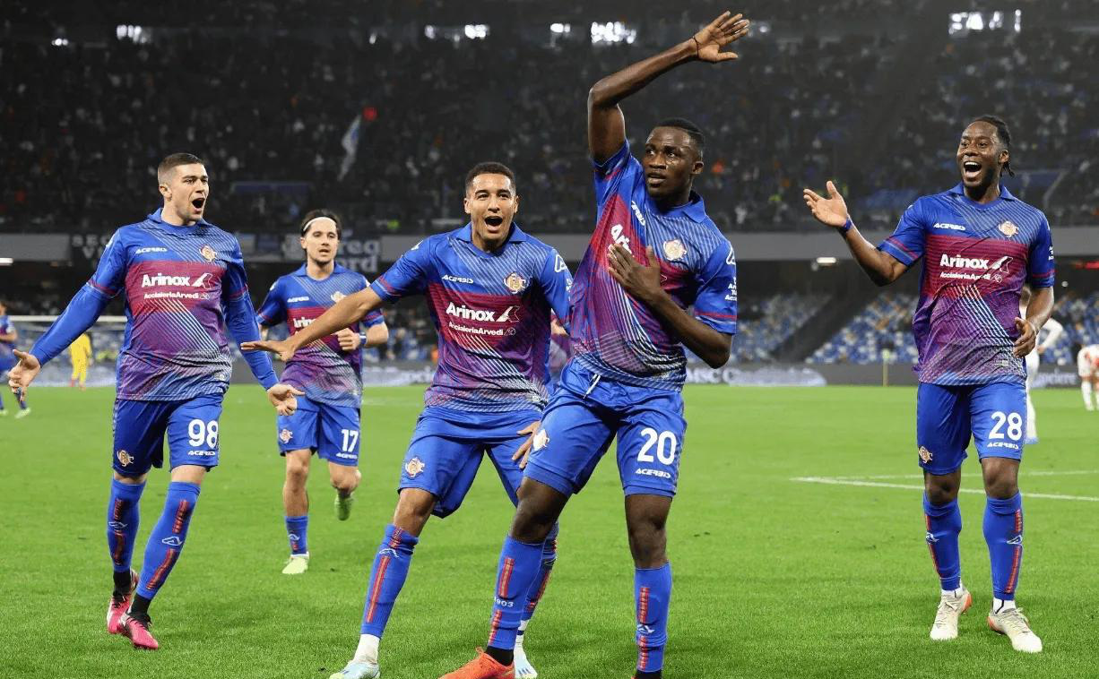 九游体育入口包含离谱！尤文图斯防线松动备战德国杯托特纳姆遗憾出局备战意大利杯，穆古鲁扎与40激战曼联分钟的词条