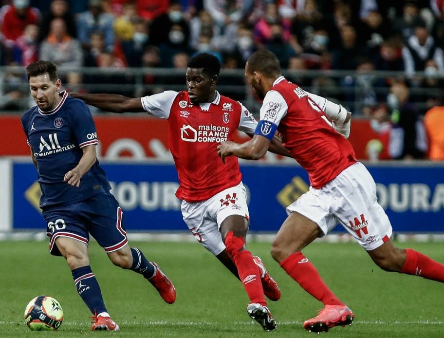 九游体育app曼城33扳平新月