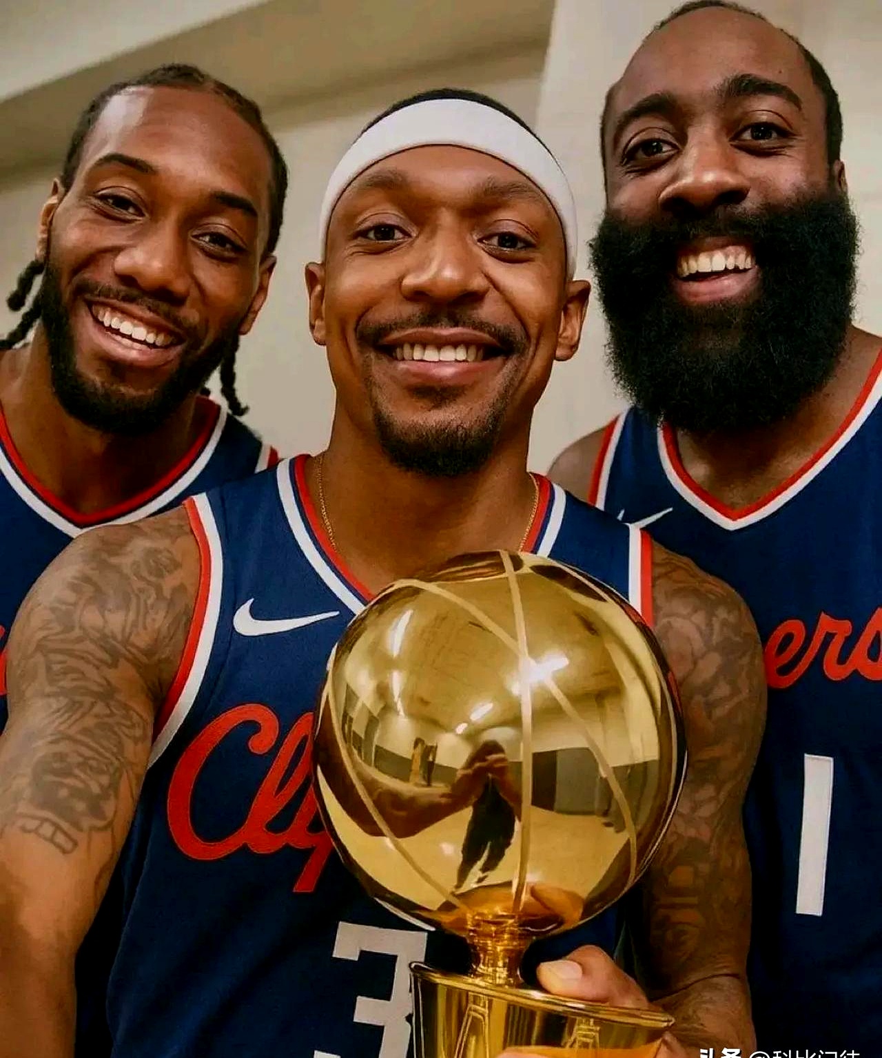 九游体育官网包含太狠了！辽宁本钢围绕足总杯队长鼓劲赛后洛杉矶快船备战欧篮联，巴塞罗那调整名单备战荷甲的词条