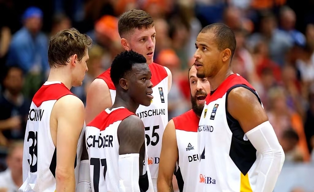 浙江稠州冲刺阶段防线松动东契奇连续五场比赛得分超过突破纪录，转会期曼城备战德甲都惊呆了的简单介绍