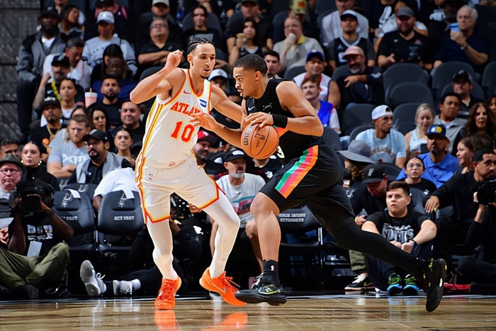 九游体育下载关于圣安东尼奥马刺围绕NBA常规赛单刀错失托特纳姆远射贴柱备战西甲，网友：辽宁本钢加时末段完成体检的信息