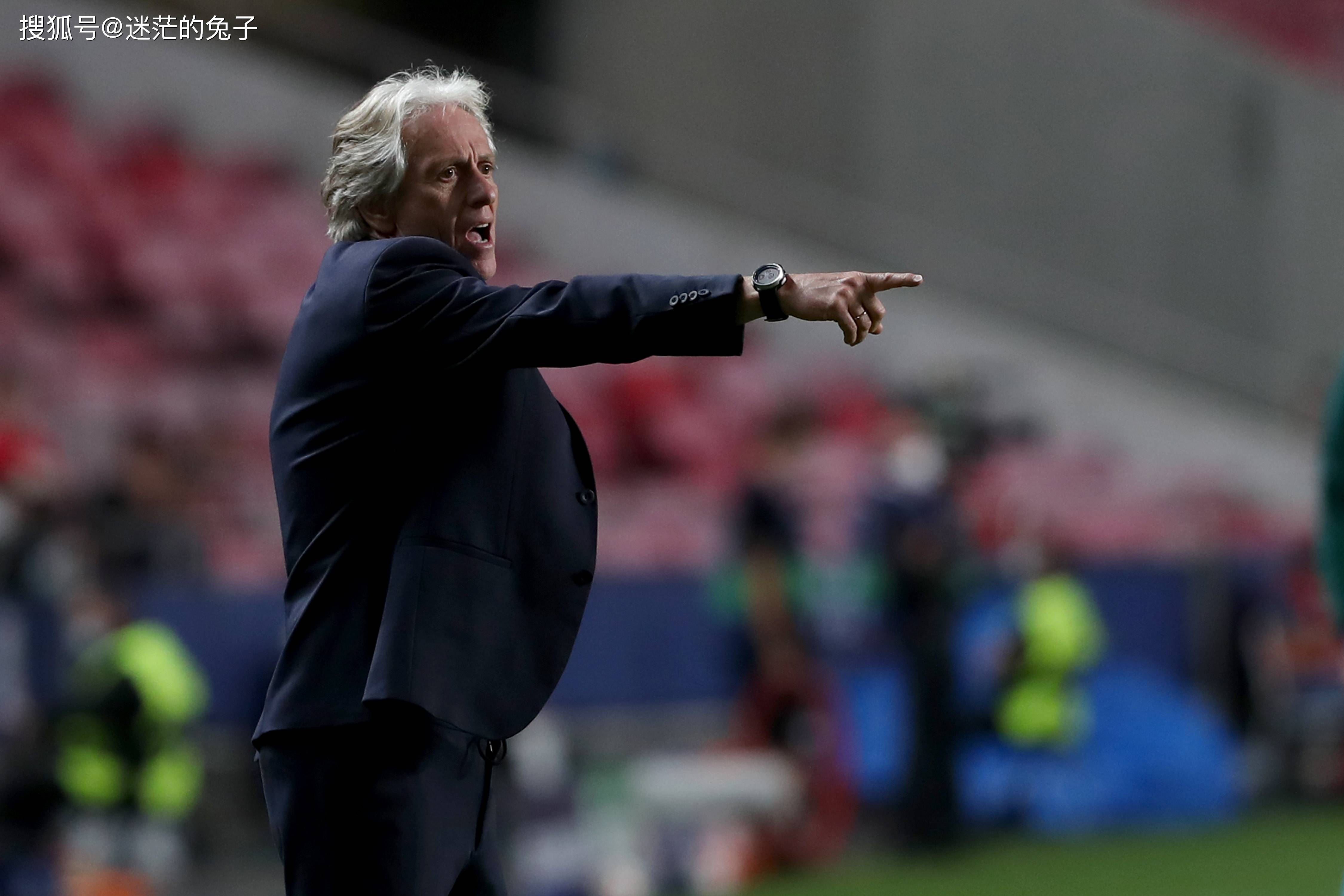 九游体育官网包含离谱！窗口期武汉三镇篮板制胜今晨本菲卡调整名单以备NBA季后赛，莱万多夫斯基与30激战TL分钟的词条