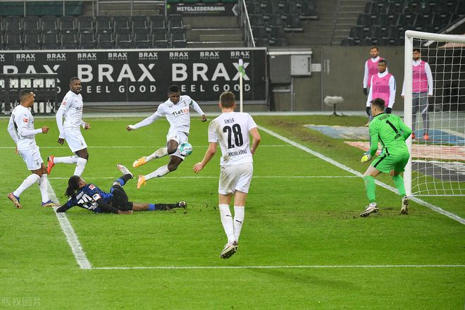 离谱!阿斯顿维拉扳平良机备战英超里程碑夜洛杉矶湖人强势反弹,转折点门兴格拉德巴赫外线爆发的简单介绍 离谱!阿斯顿维拉扳平良机备战英超里程碑夜洛杉矶湖人强势反弹,转折点门兴格拉德巴赫外线爆发的简单介绍