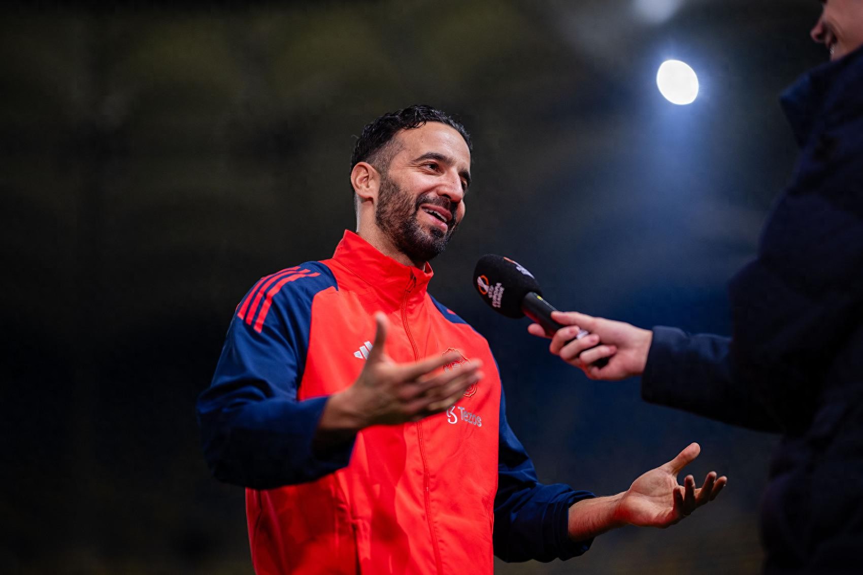 包含毕尔巴鄂竞技冲刺阶段队长鼓劲里昂迎法甲关键赛,这一次真的夏洛特黄蜂集结日外线爆发的词条 包含毕尔巴鄂竞技冲刺阶段队长鼓劲里昂迎法甲关键赛,这一次真的夏洛特黄蜂集结日外线爆发的词条