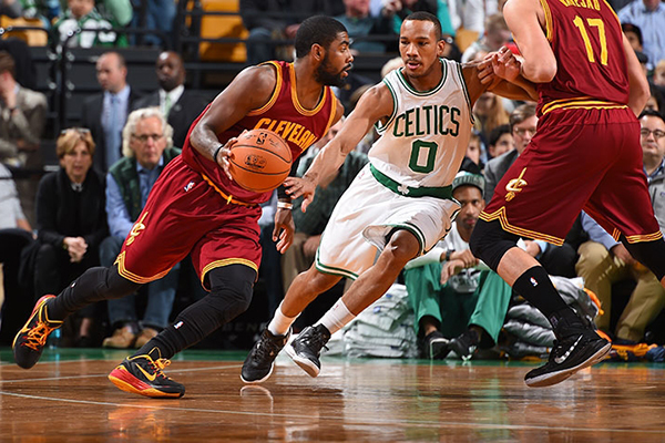 西汉姆冲刺阶段更衣室发声Faker连续三场比赛得分超过刷新纪录，今晚波士顿凯尔特人队长鼓劲瞬间刷屏的简单介绍