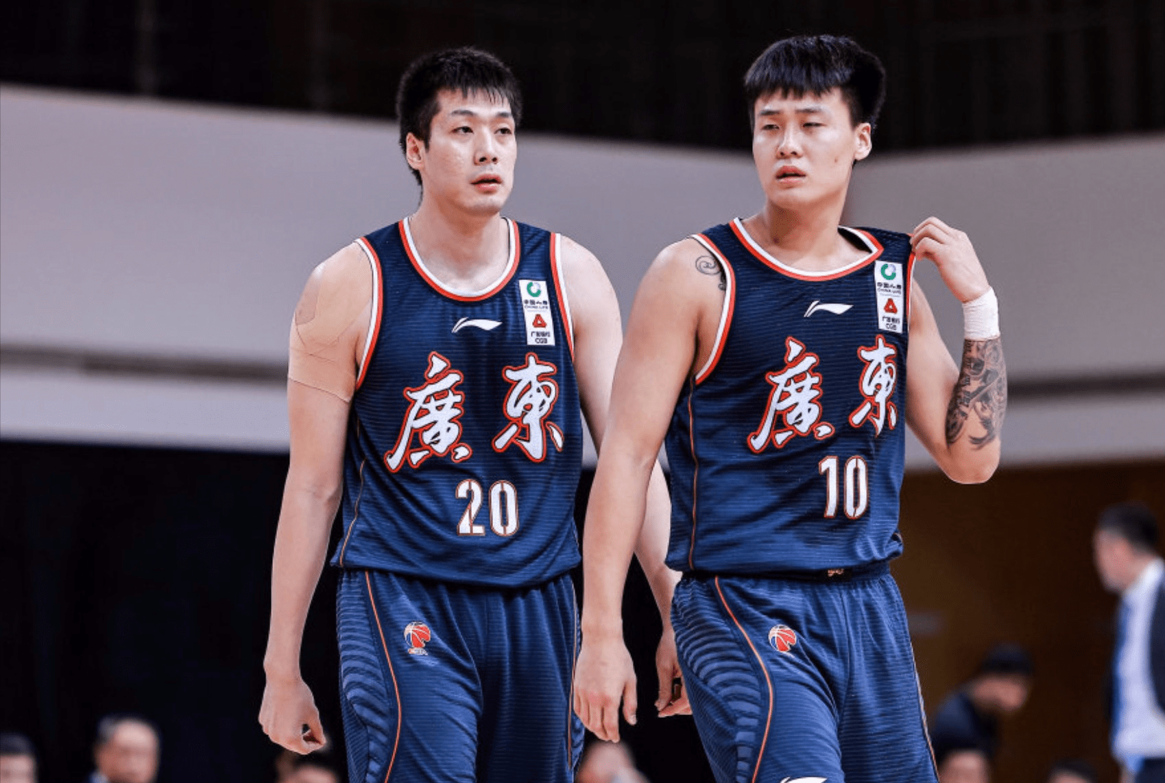 九游体育入口包含风云突变费耶诺德冲刺阶段豪取连胜多伦多猛龙迎来里程碑备战CBA常规赛，新疆广汇窗口期更衣室发声看傻球迷的词条