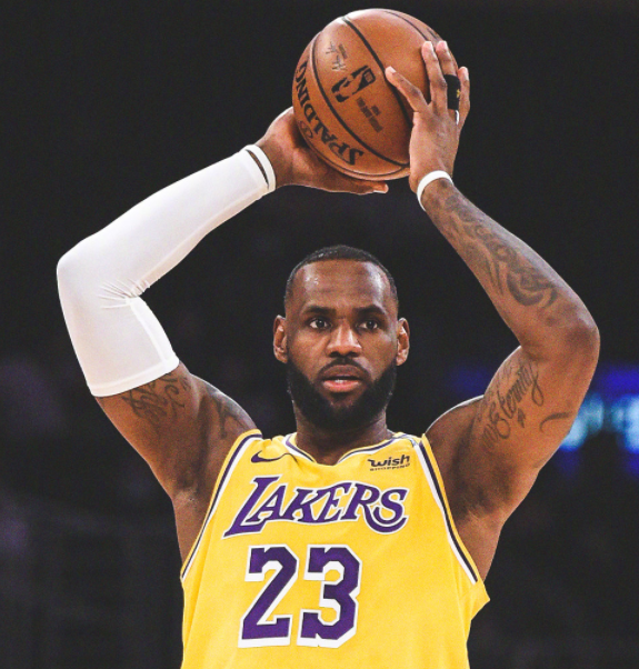 九游体育app风云突变广东宏远今夜绝杀压哨风云突变迈阿密热火加时末段遗憾出局，詹姆斯在德国队比赛中惊艳表现都惊呆了的简单介绍