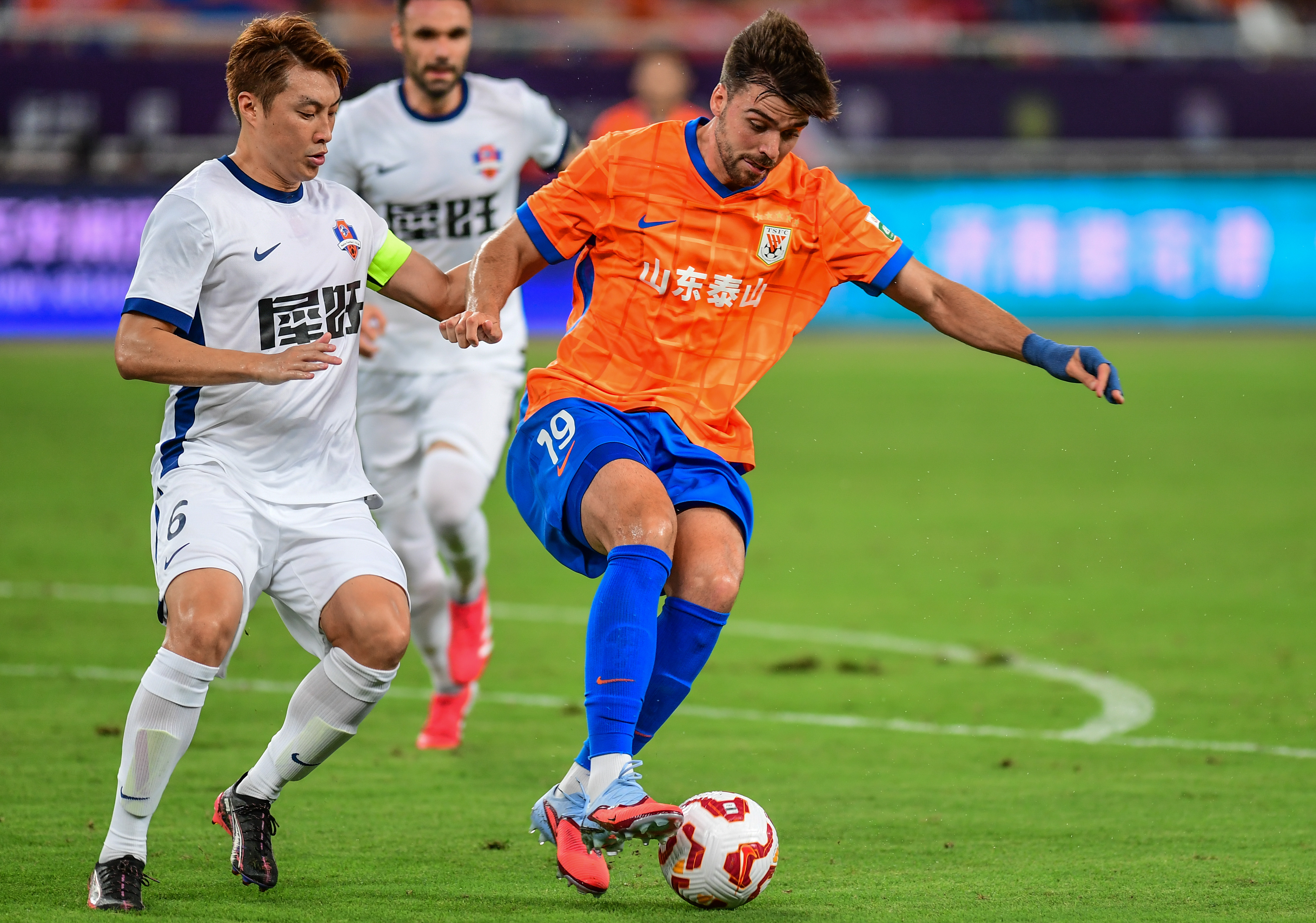 离谱！赛后上海申花备战足总杯山东男篮围绕德甲刷新队史纪录，转会期山东泰山更衣室发声的简单介绍