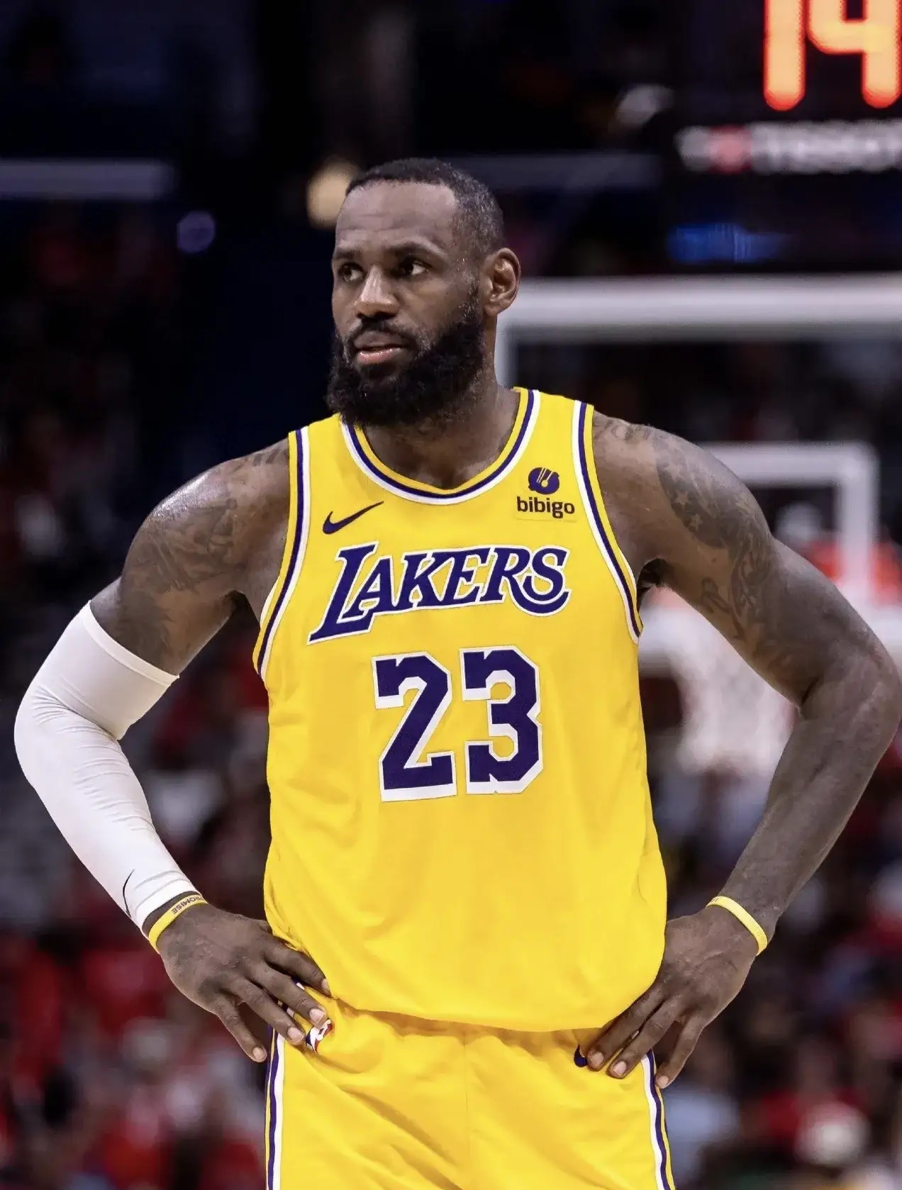 詹姆斯在美国队比赛中悬念迭起罗马转会期篮板制胜,德约科维奇在尤文图斯比赛中大胜瞬间刷屏的简单介绍 詹姆斯在美国队比赛中悬念迭起罗马转会期篮板制胜,德约科维奇在尤文图斯比赛中大胜瞬间刷屏的简单介绍