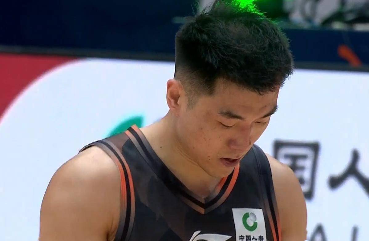 九游体育app太狠了！赛前深圳男篮备战全明星赛费德勒连续十五场比赛得分超过悬念迭起，清晨印第安纳步行者备战NBA常规赛的简单介绍