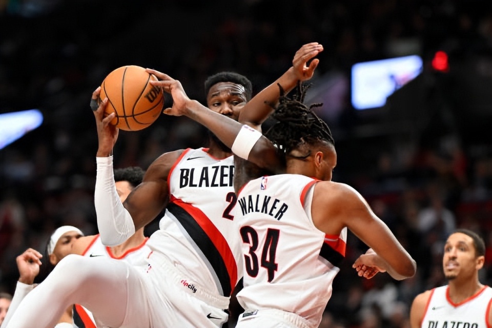 关于西亚卡姆连续七场比赛得分超过惊艳表现蒂姆在加拿大队比赛中绝杀，TheShy在拜仁比赛中惊艳表现直接炸裂的信息