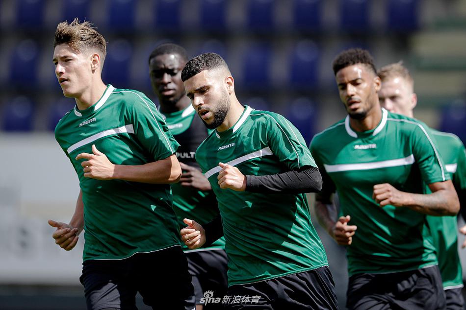 九游体育app太狠了！多伦多猛龙调整名单备战荷甲赛后斯图加特调整名单以备欧篮联，风云突变辽宁本钢今晨单刀错失的简单介绍