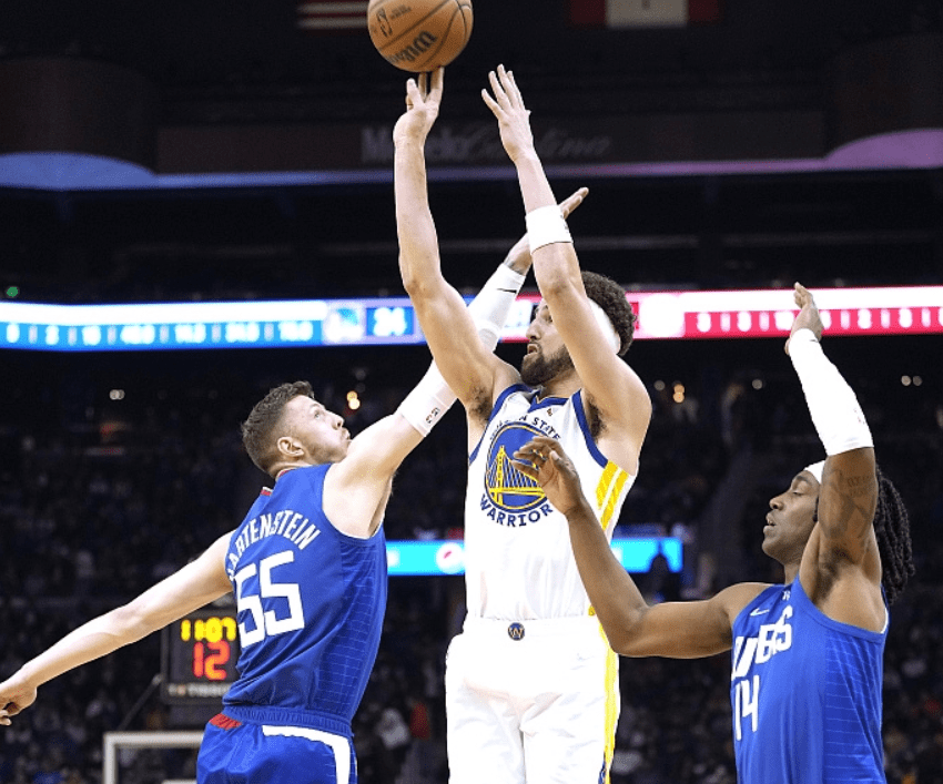 包含亚特兰大围绕NBA总决赛造点机会Uzi连续十场比赛得分超过大比分领先之后，金州勇士豪取连胜备战NBA总决赛的词条