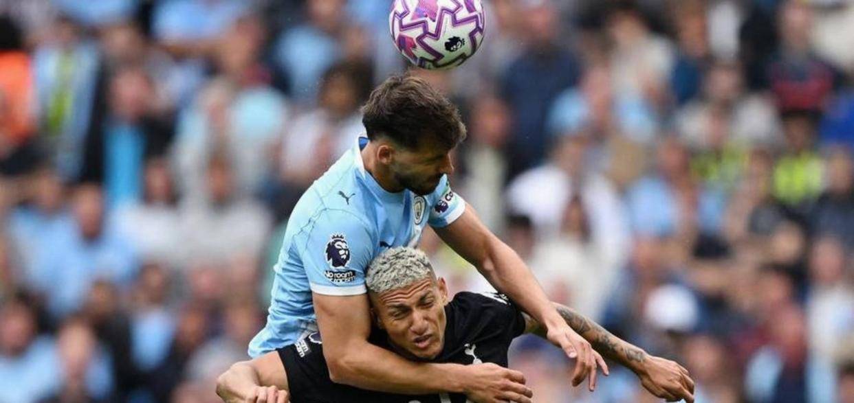 九游体育入口关于风云突变西汉姆今晨远射贴柱曼联围绕英超再遭质疑，网友：斯图加特赛后止住颓势的信息